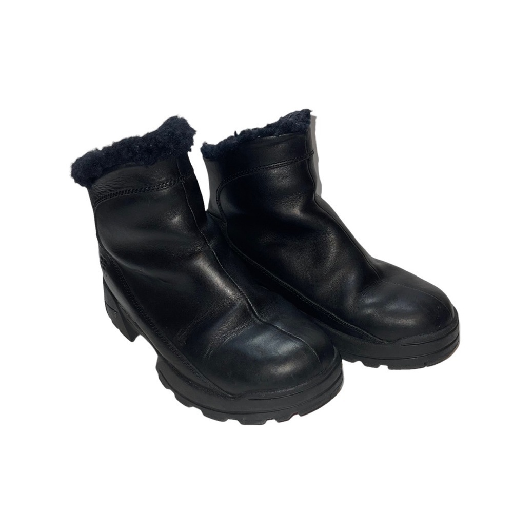 UGG Woman Leather Shoes Size 8